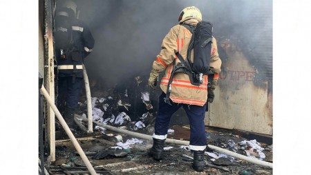 Пожар в жилищен блок във Варна отне един човешки живот