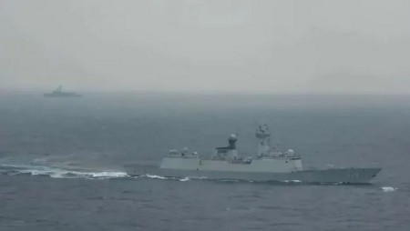 Китайски и тайвански военни кораби застанаха едни срещу други