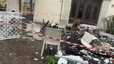 Футболист на Удинезе загуби контрол над автомобила си и се вряза в бар