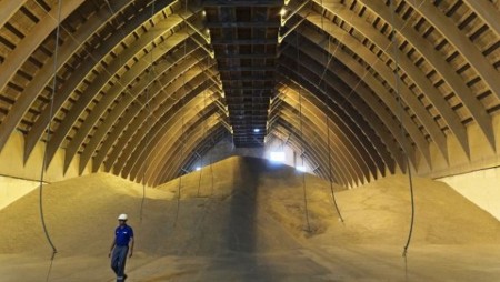 Румъния и Унгария засилват ограниченията на вноса на зърно и продукти от Украйна