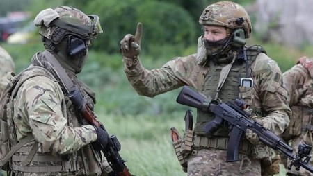Франция отрече присъствието на нейни войници в Украйна