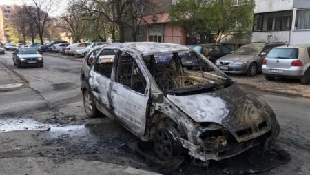 4 коли изгоряха напълно във Варна само за няколко часа