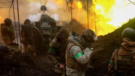 Руските сили са нанесли „особено тежък артилерийски обстрел“ в Бахмут