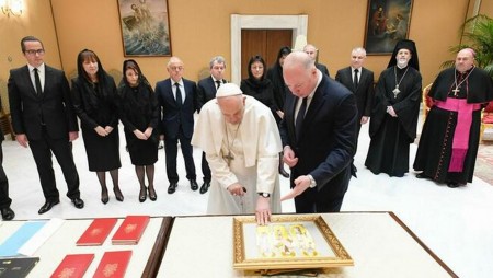 Папа Франциск се е срещнал във Ватикана с българската парламентарна делегация