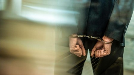 Задържаха петима полицаи за укриване на престъпление в София