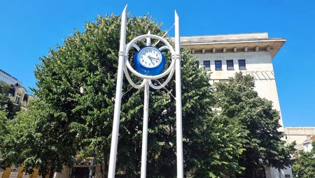 Мълния повреди Градския часовник в Бургас