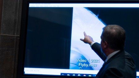 Изслушването за НЛО в Конгреса предизвика истерия в Пентагона