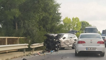 Затруднено е движението в посока Бургас преди Старо Оряхово заради инцидент