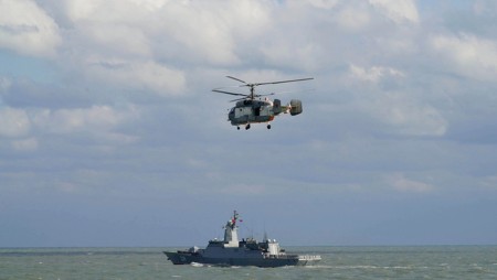 Руските ВМС спряха и инспектираха кораб плаващ към Украйна