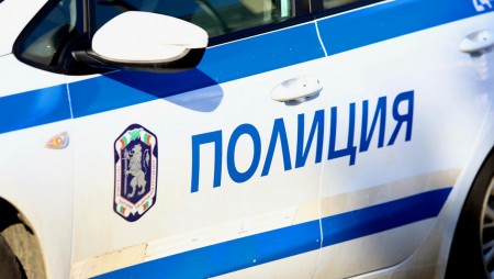 Три автомобила минали през мъж, легнал на околовръстното в София