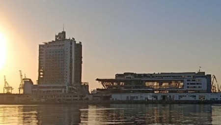 Масиран руски удар в Одеса унищожи напълно морската гара в града