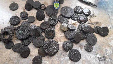 Трима българи се опитаха да изнесат археологически находки от Румъния