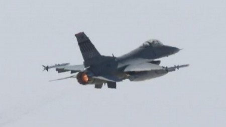 Американски изтребител F-16 рухна край бреговете на Южна Корея