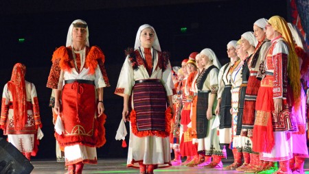 Благомир Коцев поздрави участниците по време на концерта „За повече варненчета“