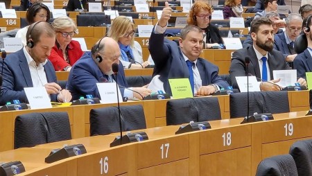 Гласуваха в Комисията по граждански свободи становището на Емил Радев за цифровото евро