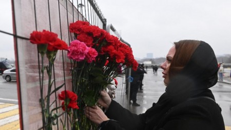 Русия почита паметта на загиналите при терористичния акт в „Крокус Сити хол“