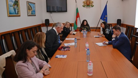 Търси се дългосрочно решение на въпроса с линия‭ ‬409