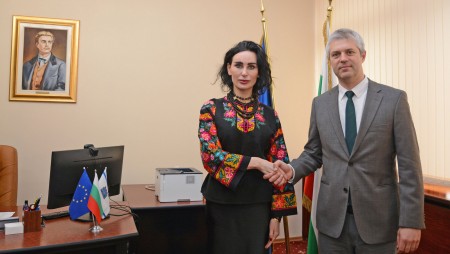 Кметът на Варна участва в откриването на изложба,‭ ‬посветена на Украйна
