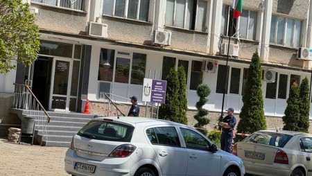 Задържан се пробва да изчезне от полицейското управление в Казанлък