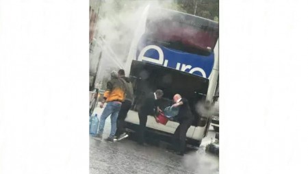 Автобус се запали в движение до Аксаковска панорама