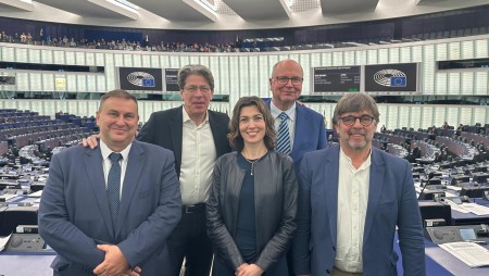Европарламентът одобри законодателната реформа за по-ефективна борба срещу изпирането на пари