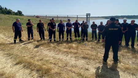Пожарникари тренираха в района на язовир Цонево