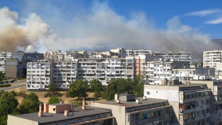 Нови пожари пламнаха във Варна и региона