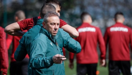 90 плюс: Не харесвате Илиан за селекционер? Ами да поканим мениджъра на Кабо Верде!