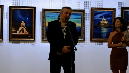 В галерия „Графит“ може да разгледате изложбата „Лично“ на Арменаг Мардиросян