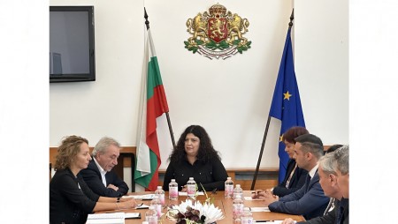 Министър Карадимов обсъди във Варна провеждането на предстоящите на 27 октомври парламентарни избори