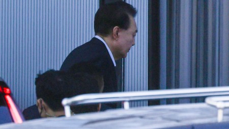 Арестуваха президента на Южна Корея