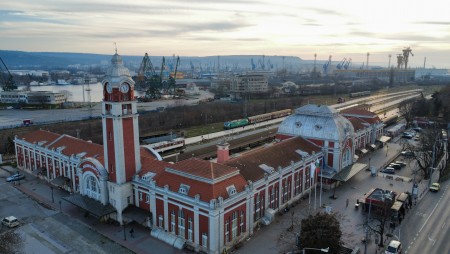 ЖП гара - Варна, 100 години по-късно...