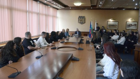 Кметът Благомир Коцев към студентите от ИУ- Варна: Отстоявайте интересите на града и приемайте градивните критики