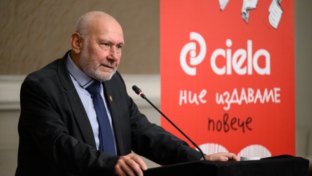 След „Великите владетели на Второто българско царство“ проф. Николай Овчаров издава продължението „Аристокрацията на Второто българско царство“