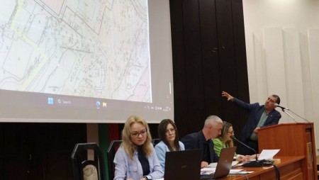 Общината ще поиска от МРРБ частично премахване на забраната за строителство в местността Св. Никола