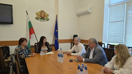 Областна администрация и Община Варна обсъдиха бъдещето на паметника на българо-съветската дружба