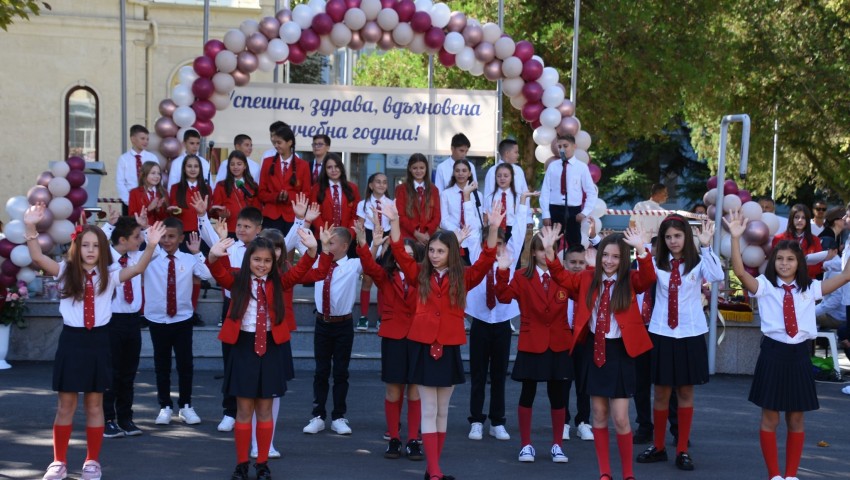Варненски училища започват новата учебна година с обновен управленски екип