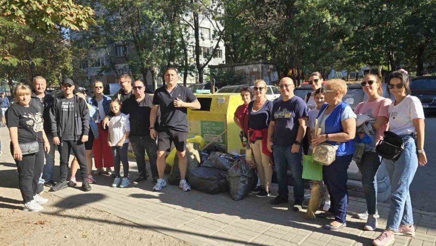 Служители на Община Варна се включиха в кампанията „Да изчистим България заедно“