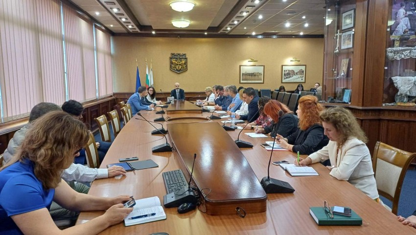 Започна есенното почистване на дъждовните шахти