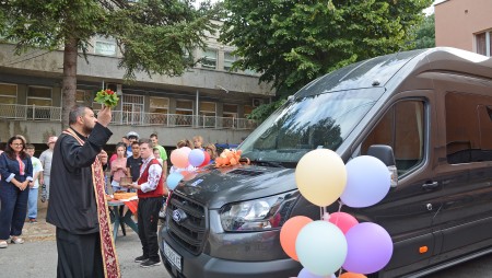 Община Варна осигури нов бус на Дневния център за деца и младежи с умствена изостаналост „Св. Йоан Златоуст“