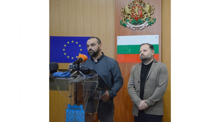 Общината: Дежурни екипи са отводнили улиците за час след проливния дъжд във Варна