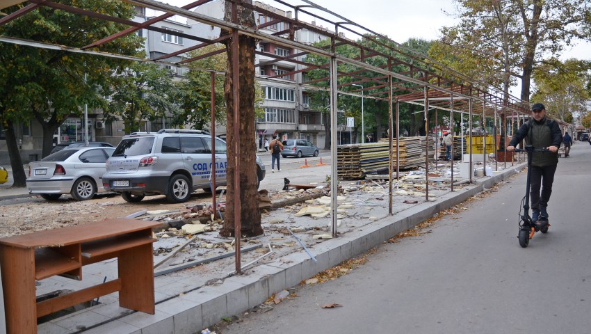 Премахват още 46 бараки на ул. „Д-р Пискюлиев“