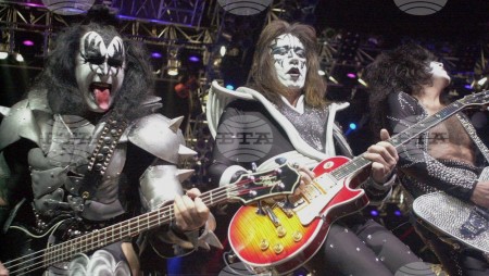 На 74-годишна възраст почина Ейс Фрели, основател на KISS