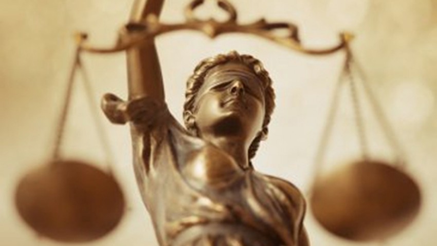 Днес гледат мерките за неотклонение на общинските съветници Николай Стефанов и Йордан Кателиев