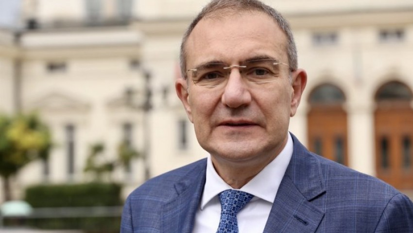 Всеки четвърти пенсионер ще получи коледни добавки, съобщи министър Гуцанов