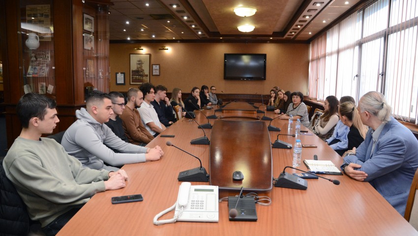 Студенти по право провеждат част от практическите си упражнения в Община Варна
