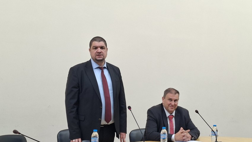 Емил Радев в ЮЗУ „Неофит Рилски“: Изкуственият интелект е шанс за революционен научен и икономически скок в Европа