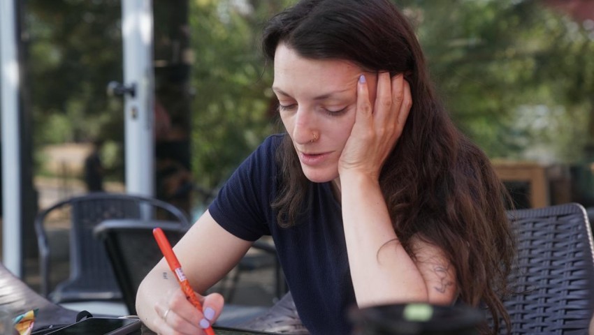 Вечните български народни песни вдъхновяват магичния роман „Бели ветрове“ от Мария Македонска