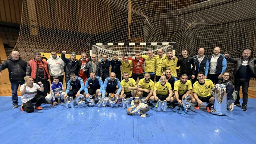 Хандбалният „Шумен 61“ свали „Локомотив“ от върха в елита