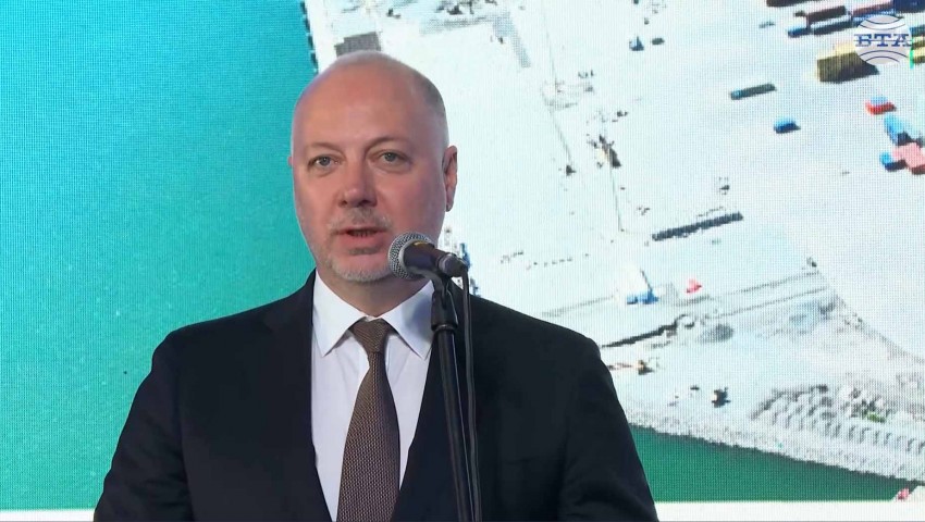 Преди гласуването на вота на недоверие правителството подава оставка, обяви премиерът Росен Желязков